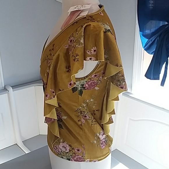 Stradivarius velvet yellow floral top - Picture 3 of 8